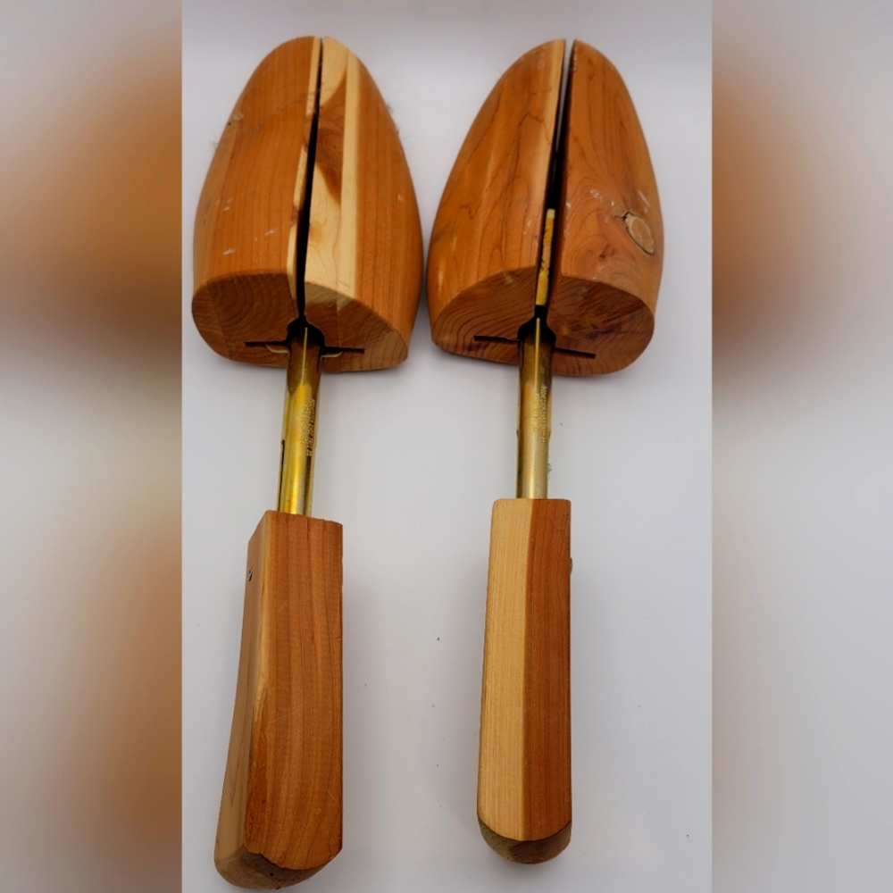 Cedar Shoe Tree for Men